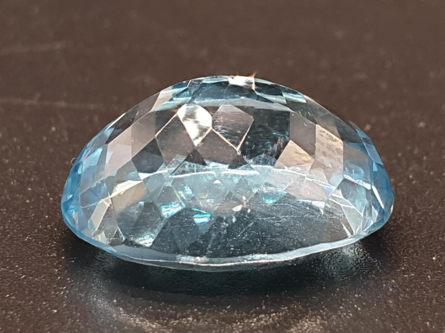 9.40 Ct Natural Blue Topaz. Oval shape. ITLGR certified - Image 2 of 5