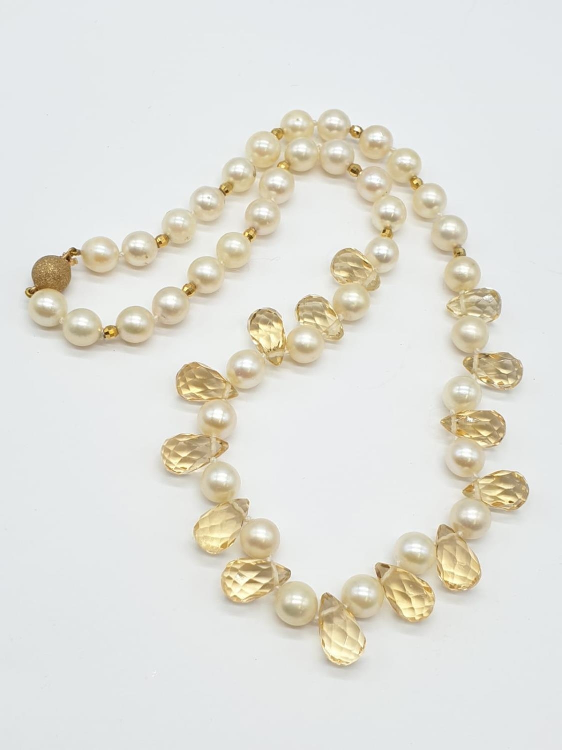 Citrine and Cultured Pearl NECKLACE with 9ct Gold Clasp. 40g 44cm - Image 2 of 4