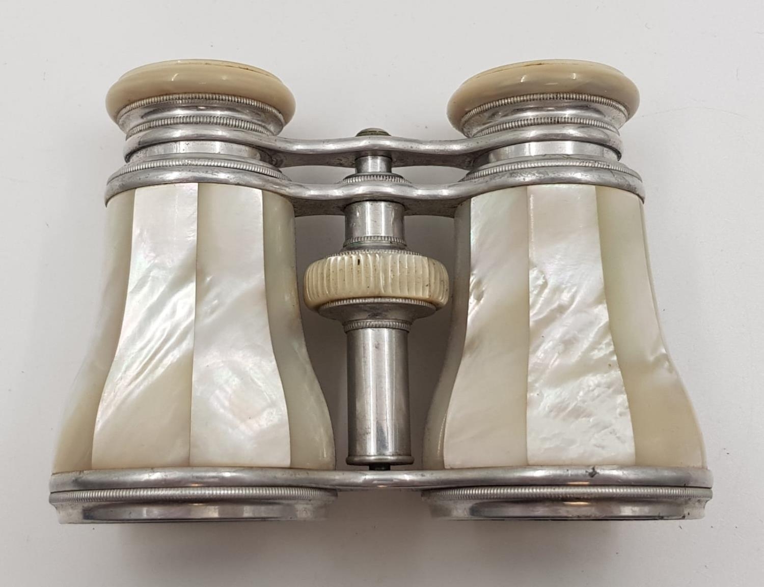 A glorious antique pair of mother of pearl opera glasses made by the famous Pillisher of New Bond - Image 2 of 5