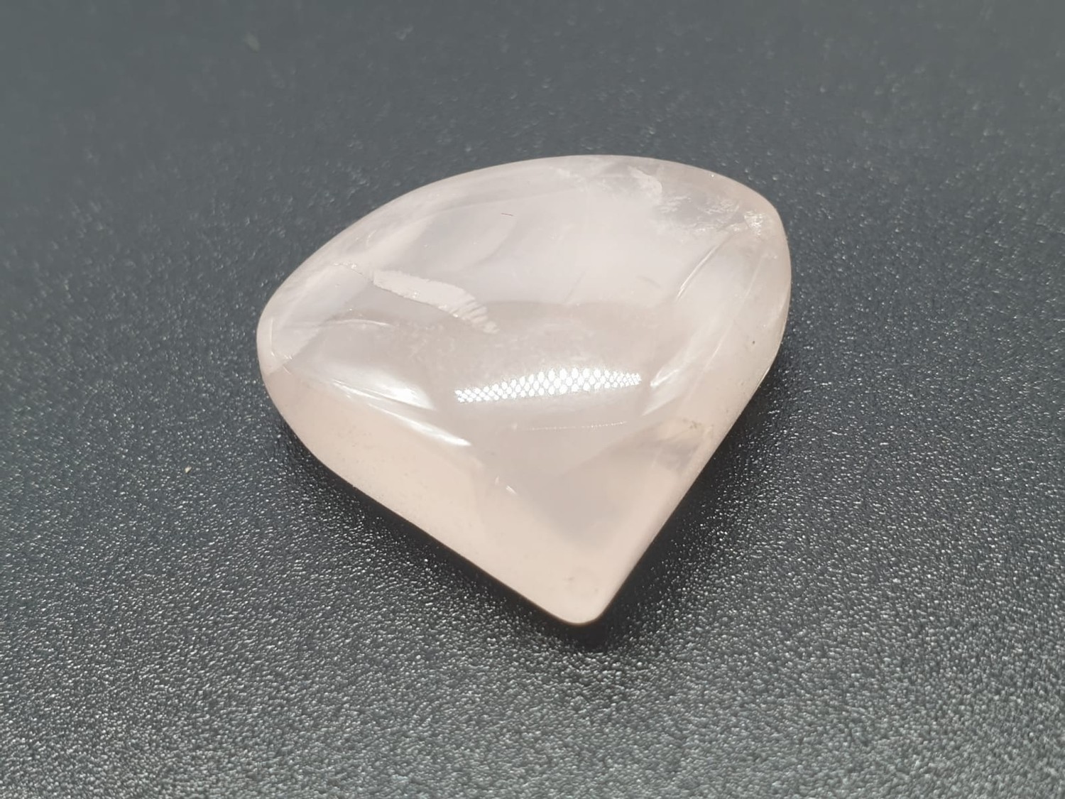 10.97ct grey moonstone PLUS 20.08ct rose quartz, both IGL&I certified - Image 7 of 8