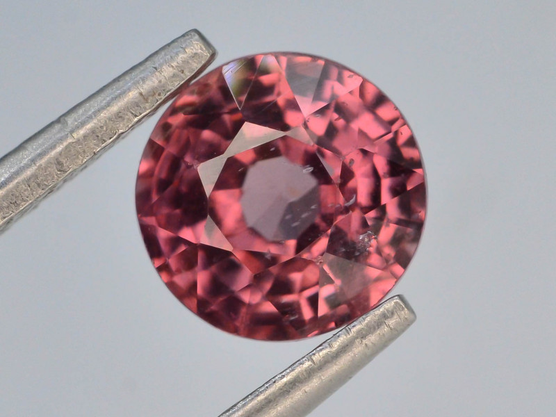 NATURAL RED ZIRCON - CAMBODIA - 1.77 Cts - Certificate GFCO Swiss Laboratory - Image 3 of 5