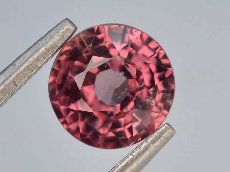 NATURAL RED ZIRCON - CAMBODIA - 1.77 Cts - Certificate GFCO Swiss Laboratory - Image 4 of 5