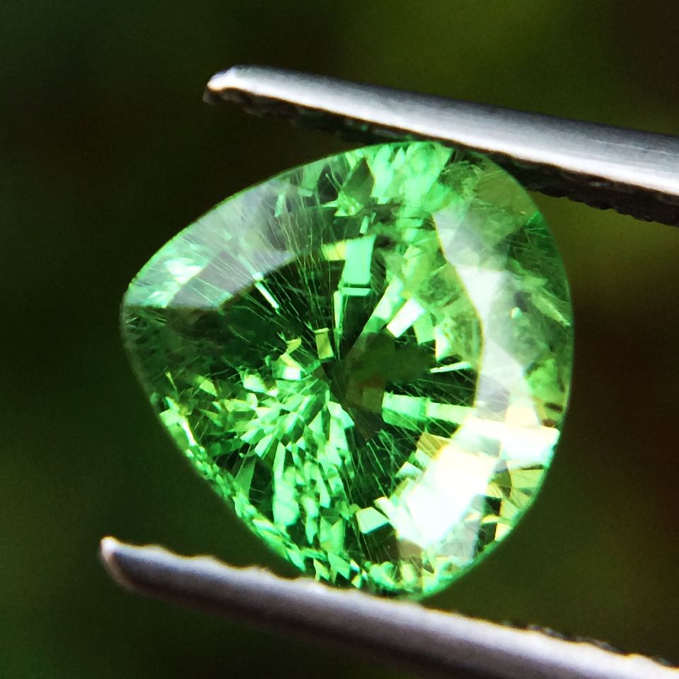 NATURAL TSAVORITE - NIGERIA - 2.10 Cts - Certificate SLP Gem Laboratory - Image 3 of 5