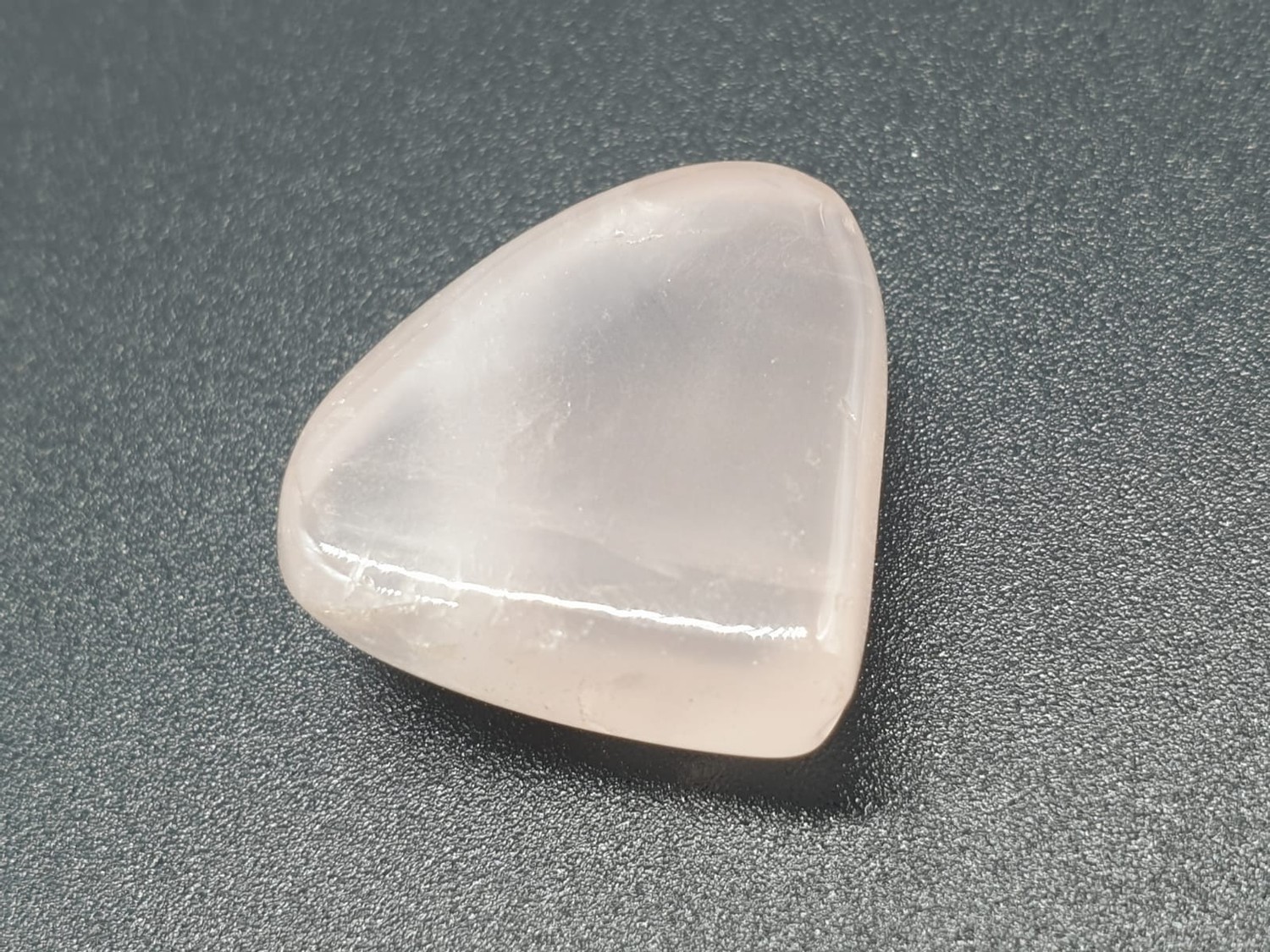 10.97ct grey moonstone PLUS 20.08ct rose quartz, both IGL&I certified - Image 3 of 8