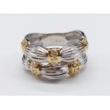 18ct White Gold RING trimmed with Yellow Gold and Diamonds. 8.6g Size: L