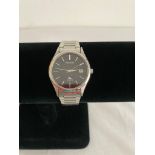 Gentlemans Accurist Quartz WRISTWATCH, Model 215678. Having Black Face with Sweeping Second Hand and