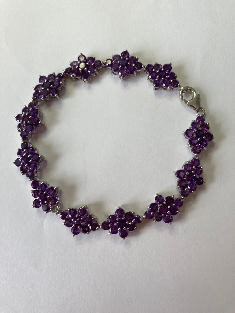 Silver and Amethyst TENNIS BRACELET. Marking for 925 Silver. 18.5cm - Image 3 of 3