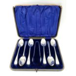 Set of 6 Antique silver teaspoons and tong set. Hallmarked to Sheffield 1907. Set in a leather and