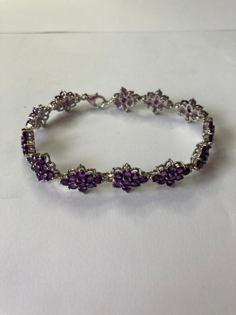 Silver and Amethyst TENNIS BRACELET. Marking for 925 Silver. 18.5cm - Image 2 of 3