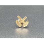 9ct yellow gold West Ham hammers single stud earring.