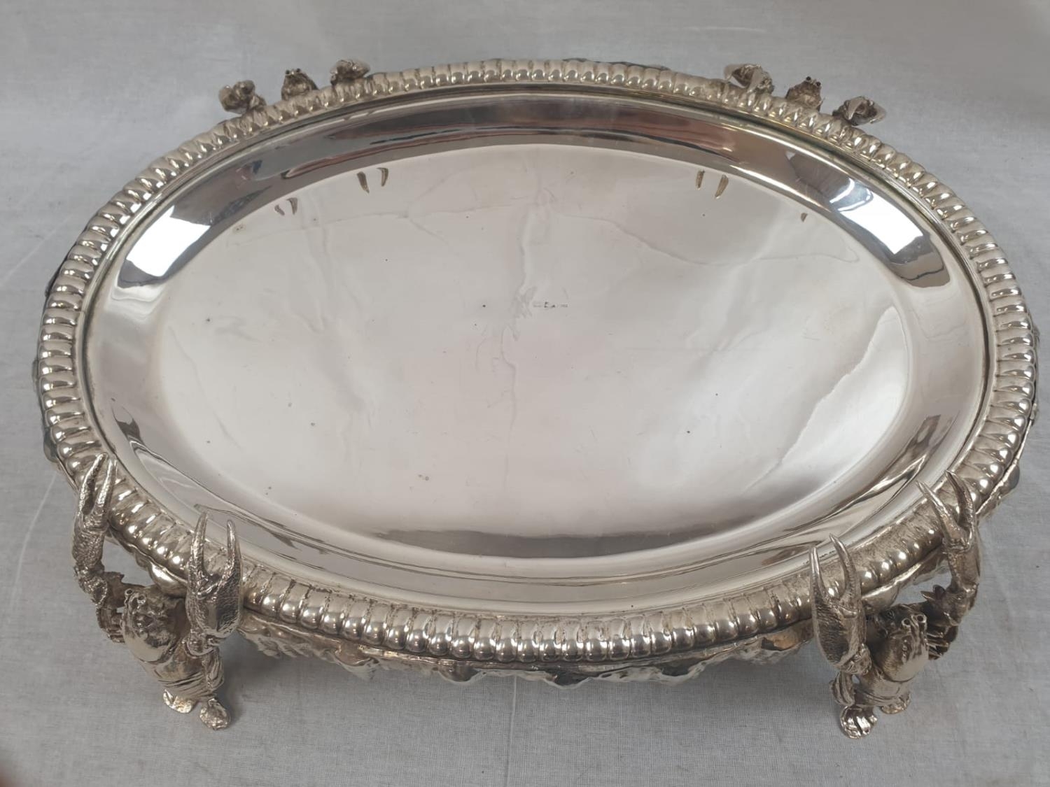 A VERY RARE SPANISH SILVER LOBSTER SERVING TRAY CIRCA 1920 , 4.2KG AND 50 X 35 CMS. AN INTERESTING - Bild 3 aus 10