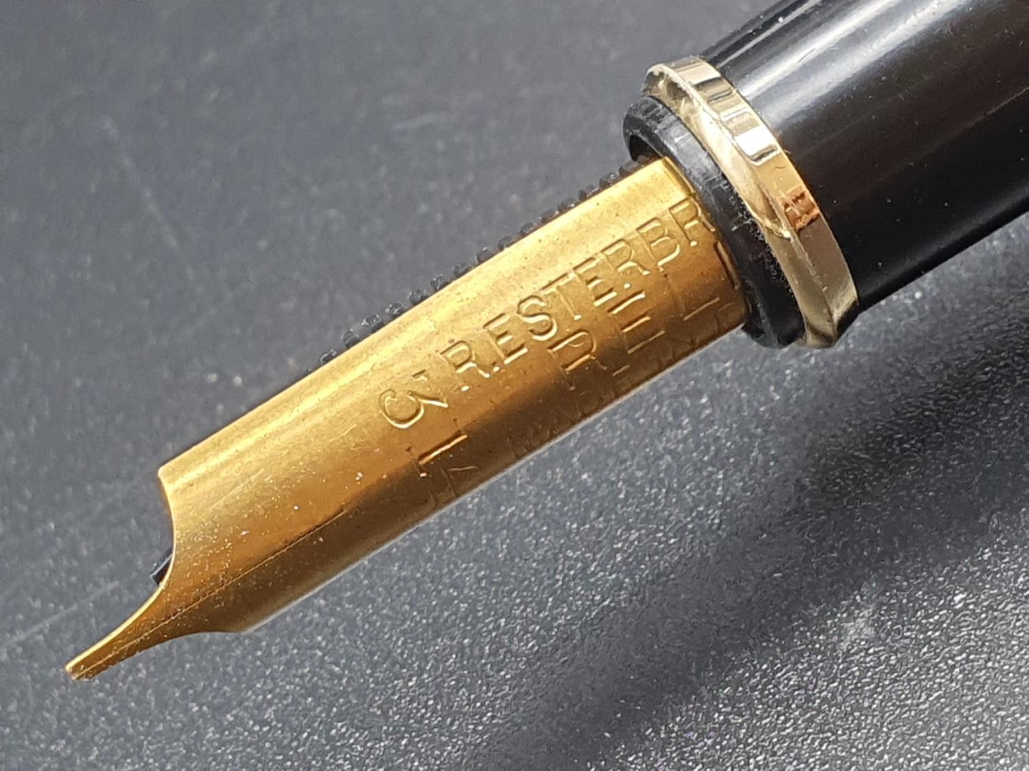 A rare and beautiful, Cartier style, gold filled, fountain pen in a velvet pouch. - Image 7 of 8