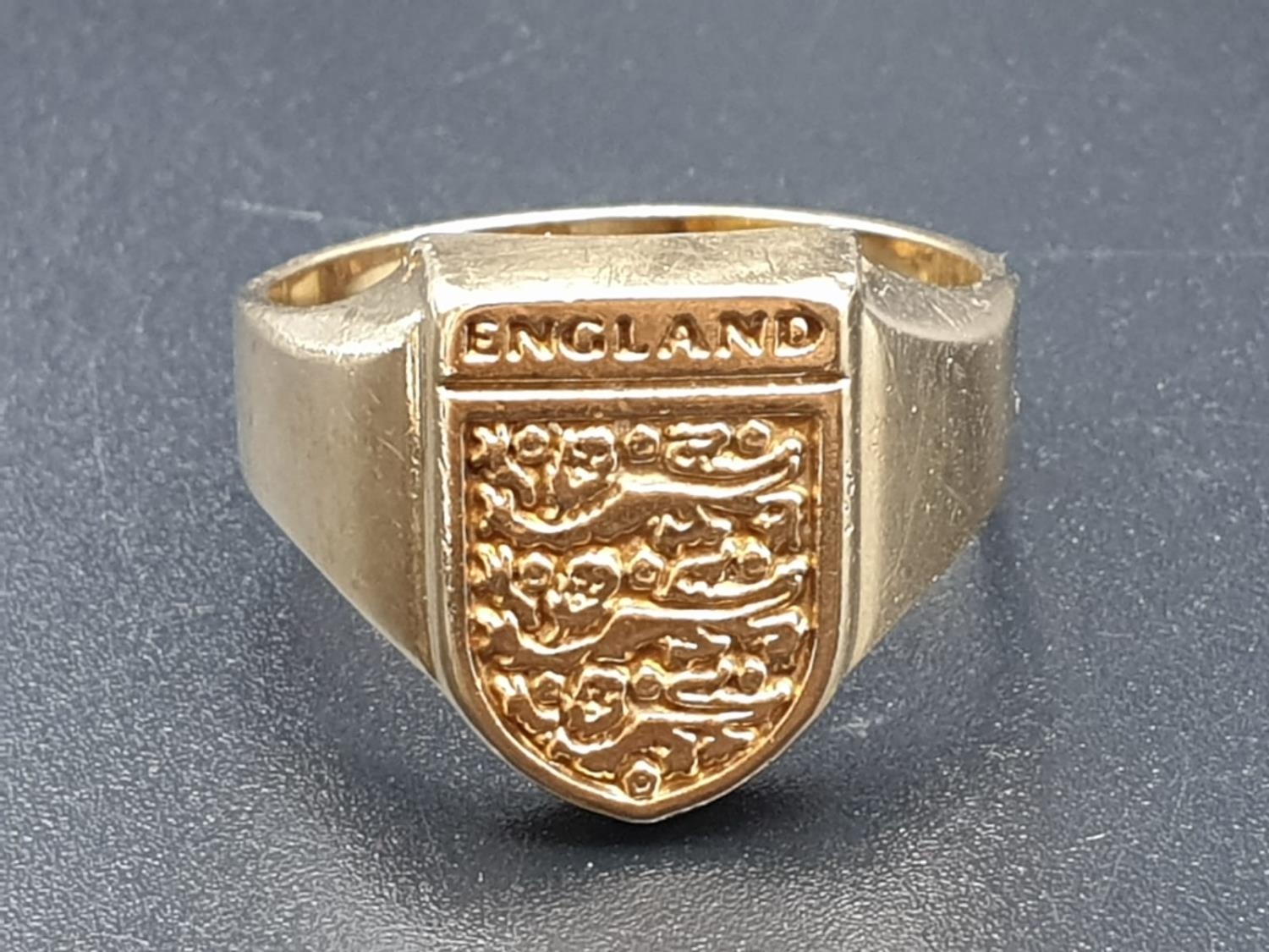 9K Yellow Gold England Football Team Cap Ring. 7.42g Size U