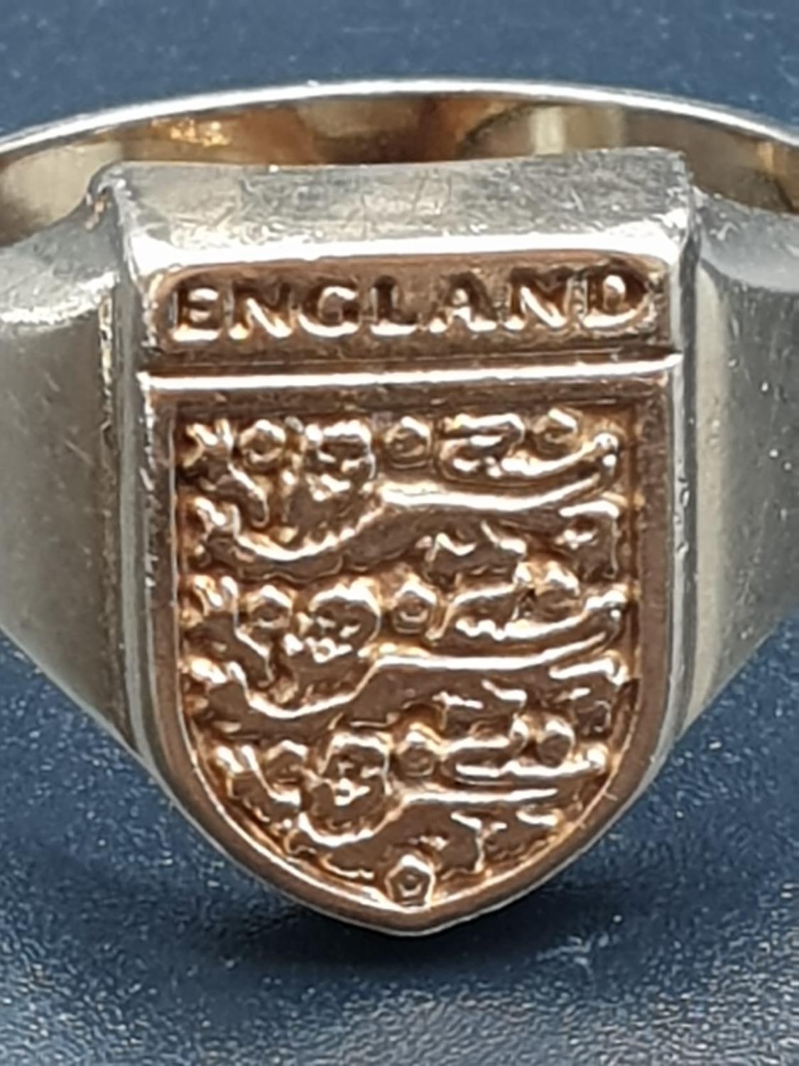 9K Yellow Gold England Football Team Cap Ring. 7.42g Size U - Image 5 of 8