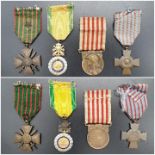 4 x WW1 French Medals. The Croix de Guerre with star, Medaille Militaire, Croid Du Combat and the