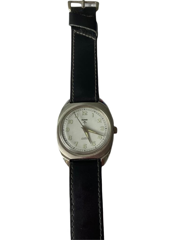 Vintage pilots wristwatch having military arrow markings to face and back of watch,Manual winding - Image 2 of 2