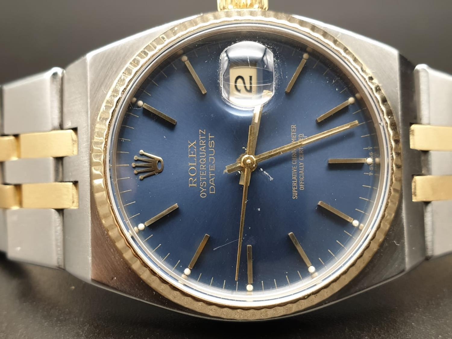 A BI-METAL ROLEX OYSTERQUARTZ WITH ATTRACTIVE BLUE FACE 36MM - Image 5 of 12