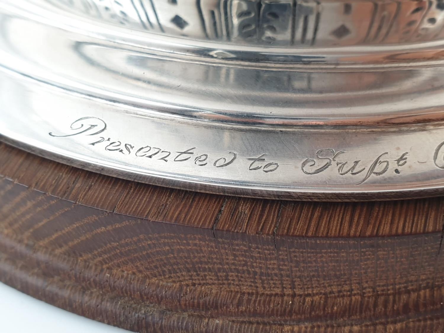 Mappin and Webb Silver Rose Bowl (1938). Pierced Decoration, Oak Stand and Wire Web Top. Inscription - Image 5 of 12