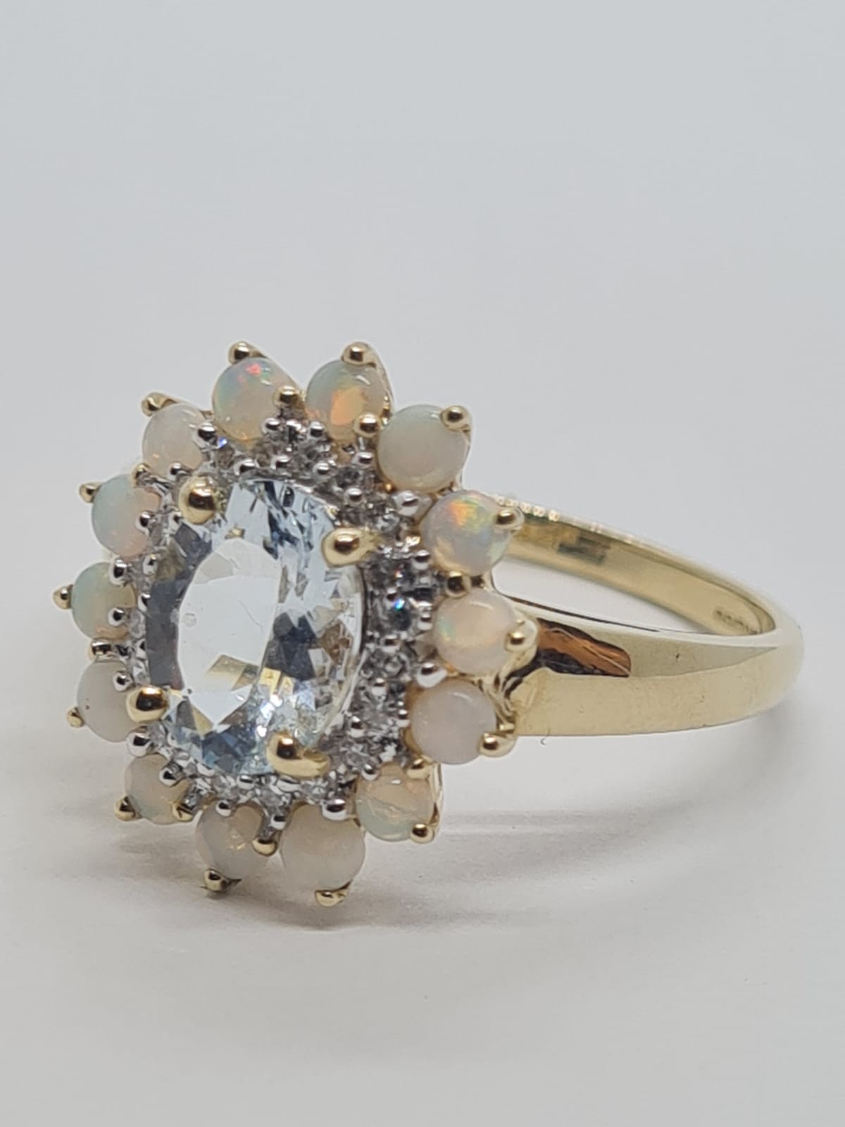 9k Yellow gold OPAL & BLUE TOPAZ CLUSTER RING, weight 4g size V - Image 2 of 6