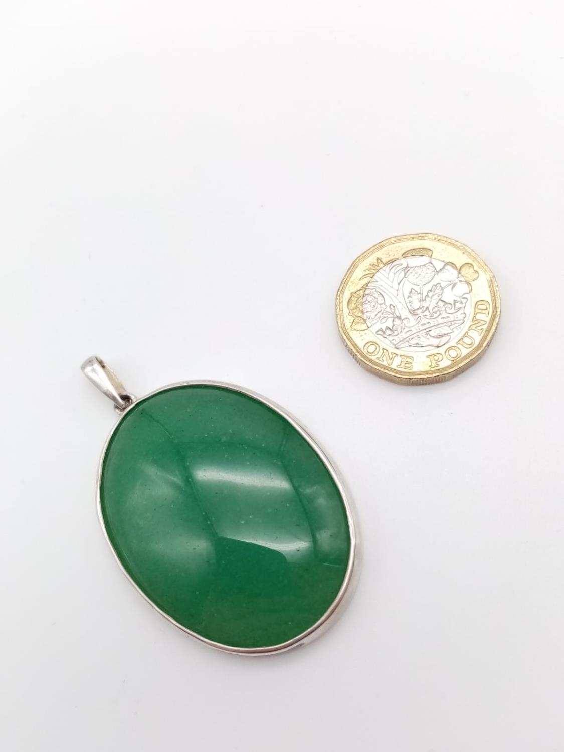 Large oval jade silver pendant, weight 16g approx - Image 4 of 4