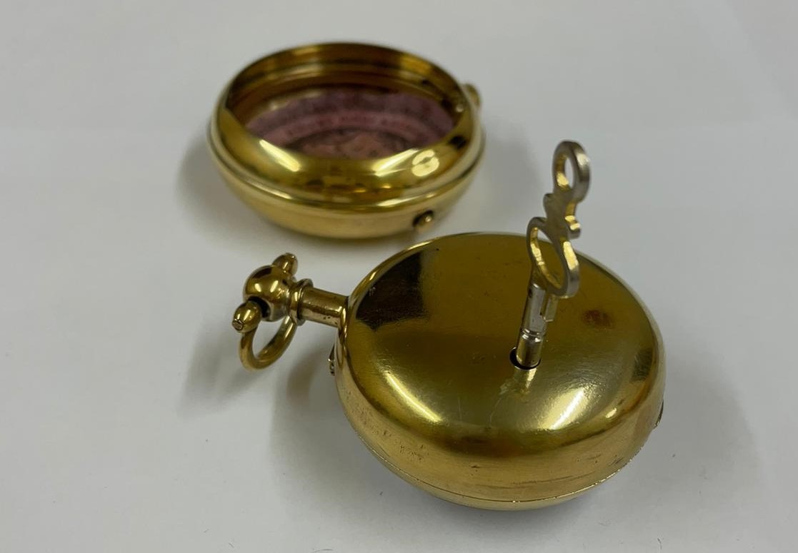 Antique yellow metal verge fusee pocket watch, working, 155.9g but sold with no guarantees - Image 4 of 9