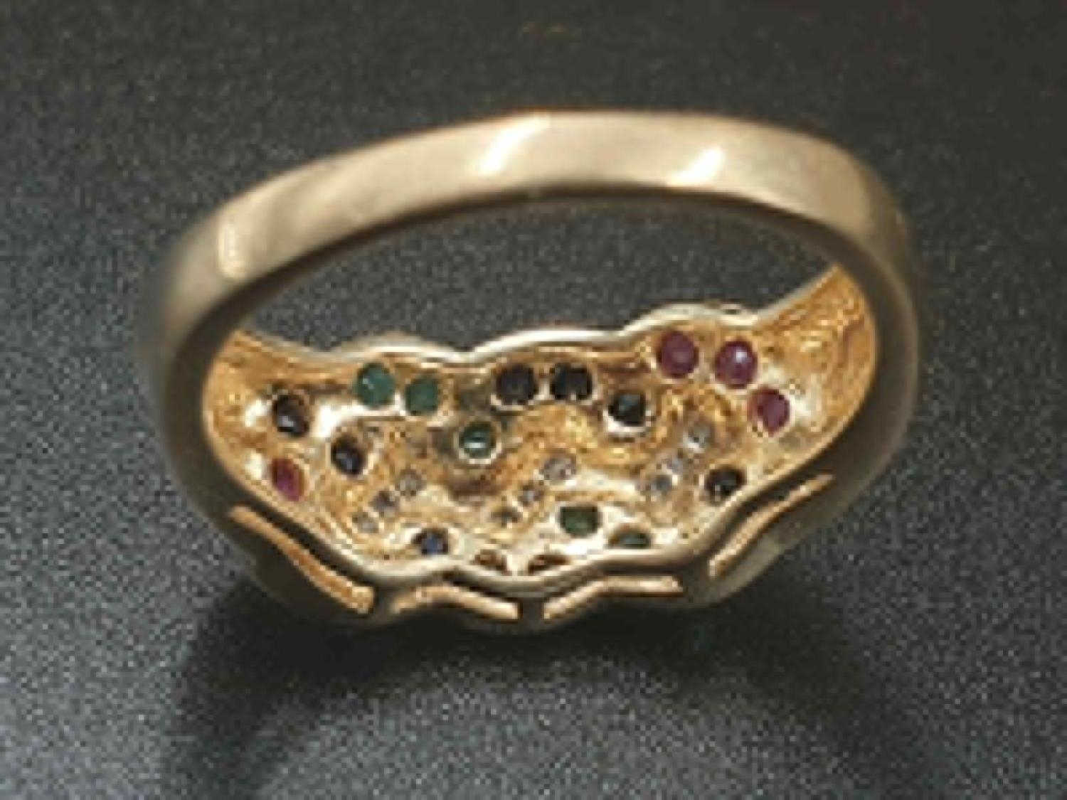 9K YELLOW GOLD VINTAGE MULTI STONE SET RING WITH DIAMOND, RUBY, SAPPHIRE & EMERALD , WEIGHT 4.3G - Image 4 of 7