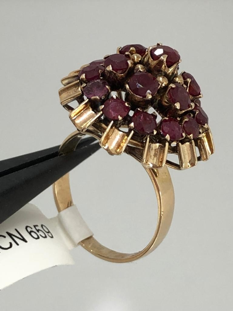 9k gold ring with 19 rubies ; 6.1g; size M; - Image 2 of 2