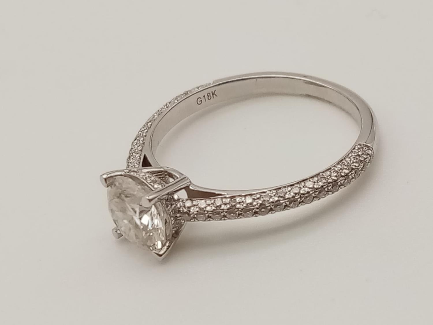 18k white gold 1ct moissanite diamond solitaire ring with further 0.51ct stones on shoulders, weight - Image 2 of 6