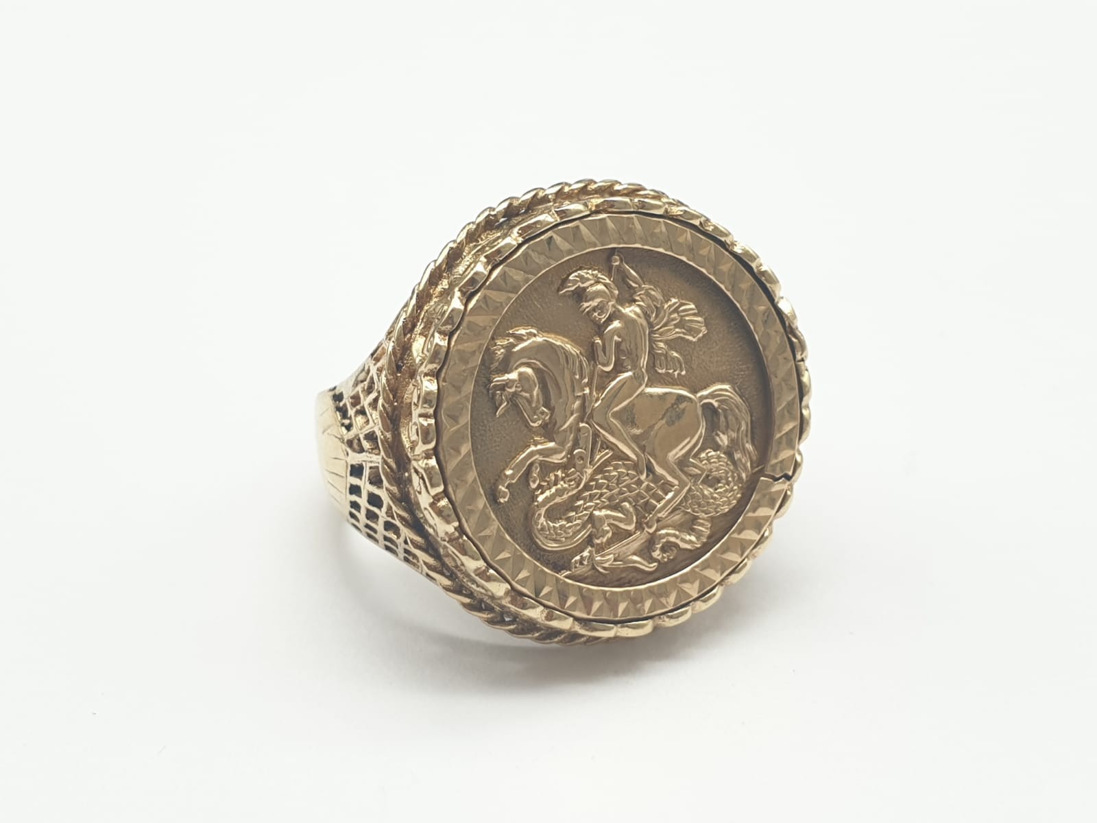 9k Yellow Gold George and the Dragon Ring. 10.61g Size T - Image 2 of 9
