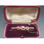 15K Victorian Brooch Pin with Two Turquoise Stones and a Pearl. 4cm. Original Case. 4g.