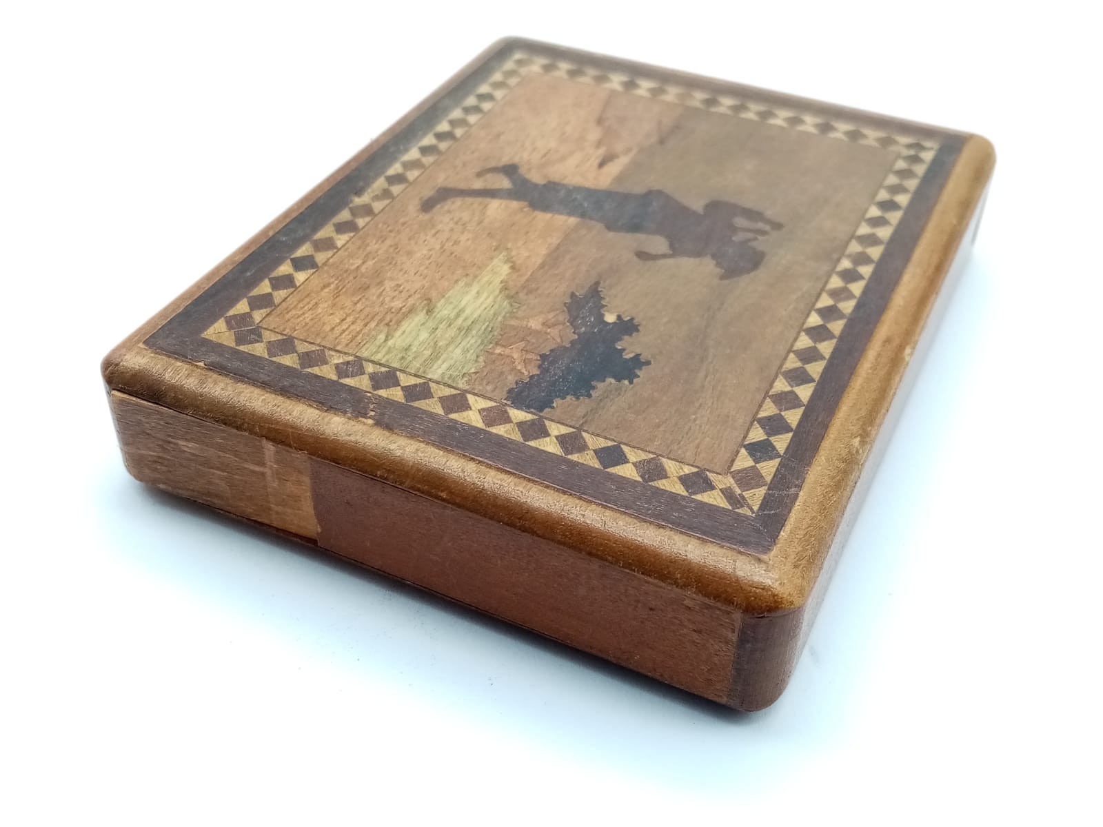 A Charming Vintage Wooden Golfers Cigarette Case. Button Activation works perfectly. 9 x7cm - Image 2 of 5