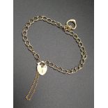 9K Yellow Gold Link Bracelet with Two Heart Charms. 20cm. 2.5g