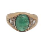 18k yellow gold vintage Gent pinky ring with large cabochon emerald centre and approx 1ct rose cut