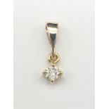 18CT Yellow Gold DIAMOND pendant