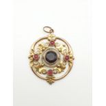 9K Yellow Gold Ruby Brooch. 1.95g