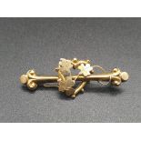 9K Yellow Gold Floral Decorated Brooch. 1.15g