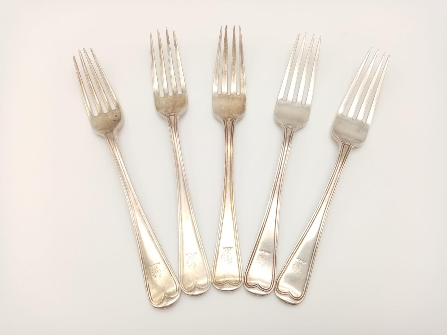 5 Georgian Silver Forks. 207g total weight. 17cm