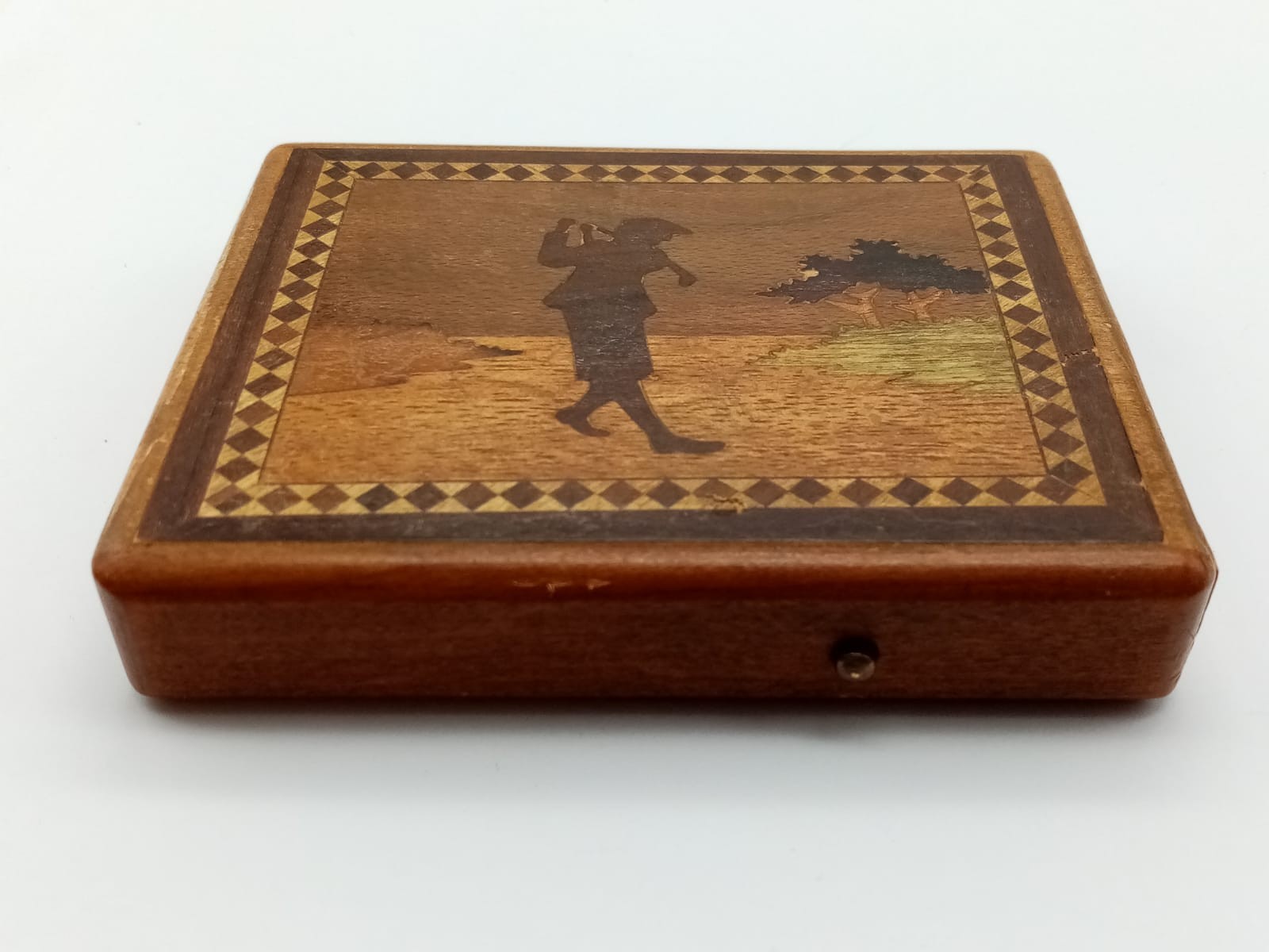 A Charming Vintage Wooden Golfers Cigarette Case. Button Activation works perfectly. 9 x7cm - Image 5 of 5