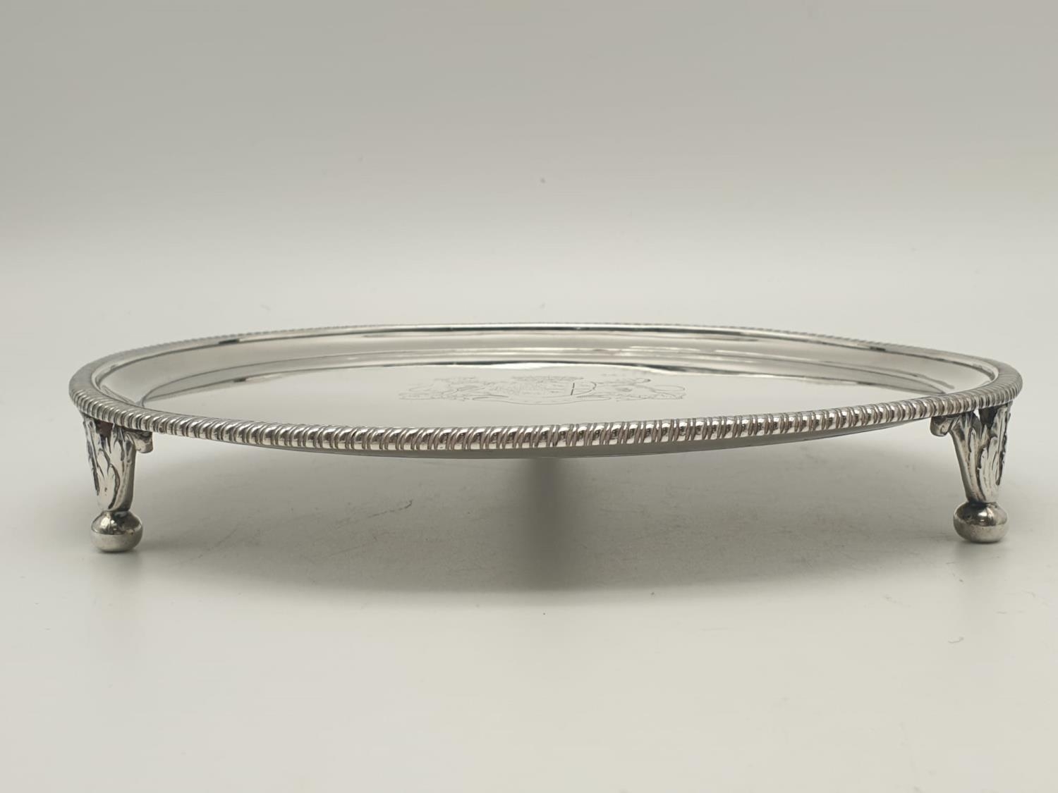 Antique Georgian Silver Footed Tray. Ornate decorative edge and feet. Love and Serve shield and - Image 4 of 9