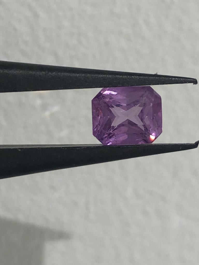 loose purple sapphire 2.07ct; 7x5.8x4.8mm - Image 2 of 3