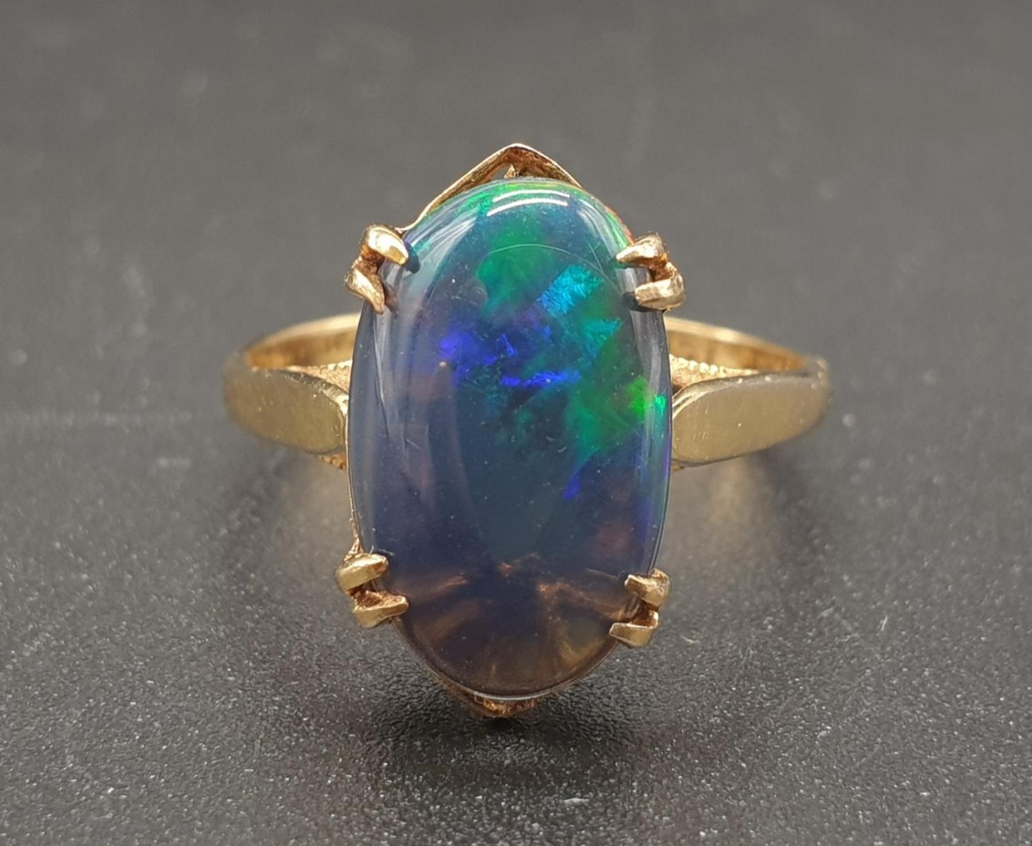 9K Yellow Gold Green Opal Solitaire Ring. Size P. 2.6g