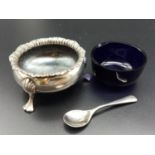 Vintage Silver Salt Server with Spoon. silver weight - 42g. 5cm diameter.