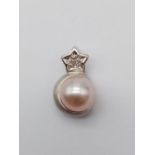 14k White Gold Diamond and Pearl Pendant. 1.58g