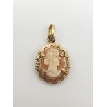 A 9K Yellow Gold Cameo Pendant. 1.41g