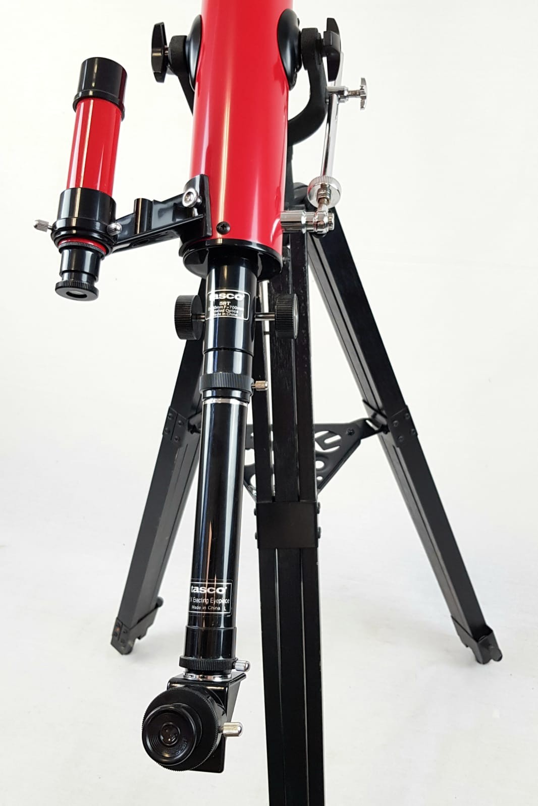 A TASCO 58T TELESCOPE ON TRIPOD AND HAVING AN ERECTING EYEPIECE - Image 4 of 5