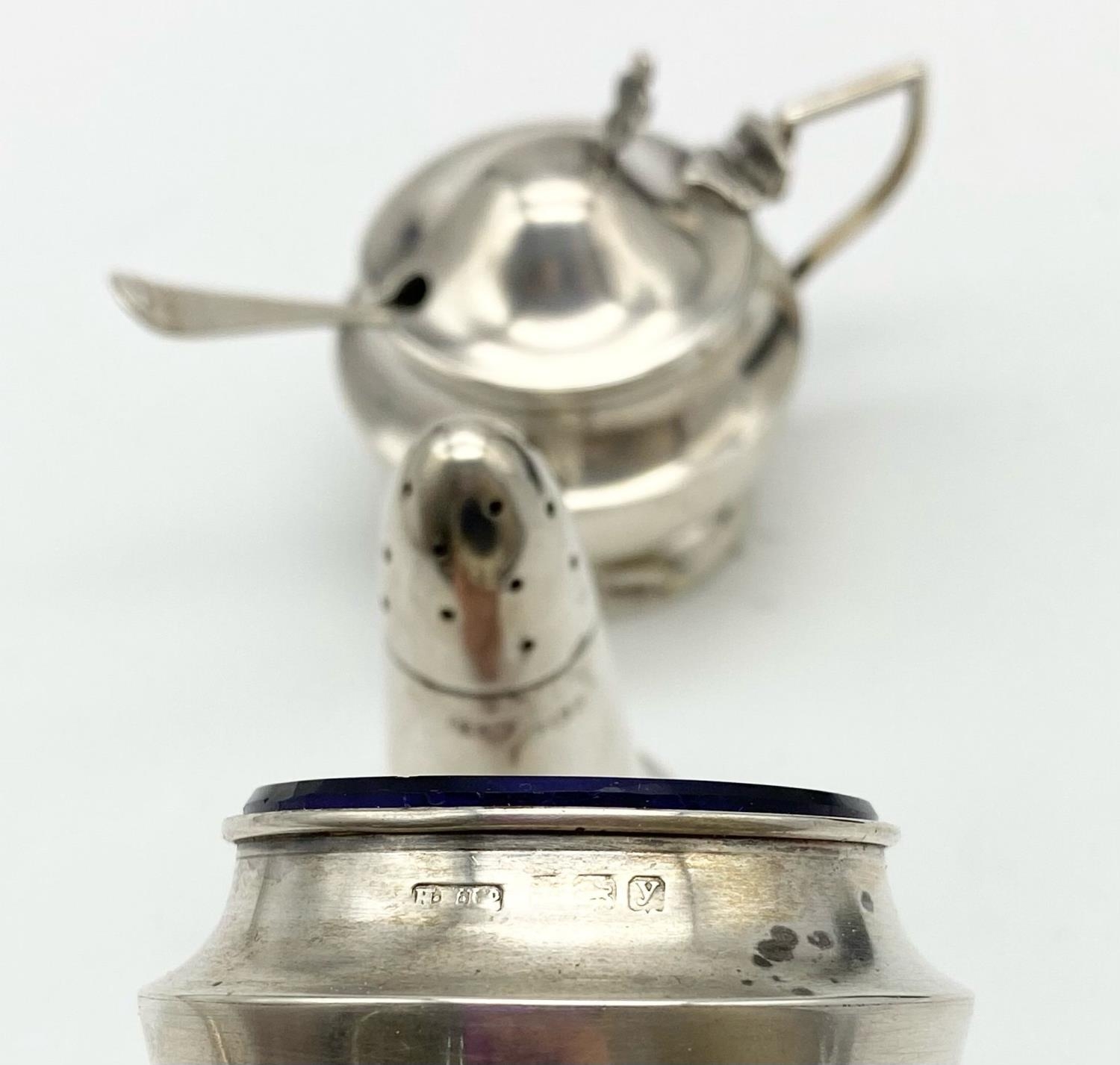 AN VINTAGE/ANTIQUE SILVER CONDIMENT SET WITH THE BLUE LINERS IN ORIGINAL BOX. SHOWING SOME SIGNS - Image 3 of 6