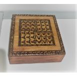 Square wooden box 11x11x4cm