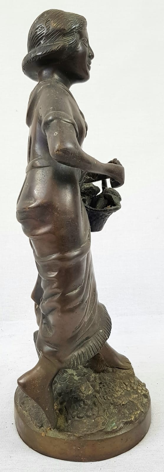Bronze Statue of a Female Forager. 36cm tall - Image 2 of 4