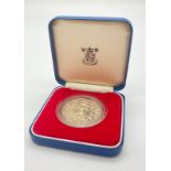 Royal Mint Queens Jubilee Silver Coin. Original Box. 28.2g