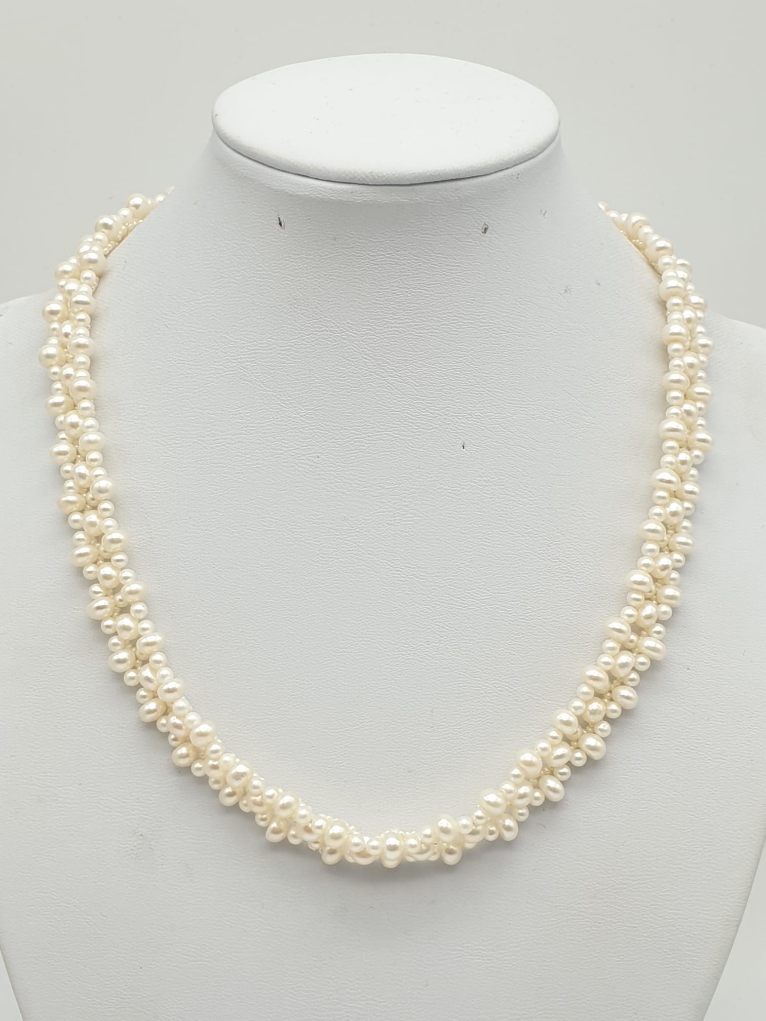 A Silver Necklace with Five Rows of Pearls. 40cm 32.68g - Image 2 of 4